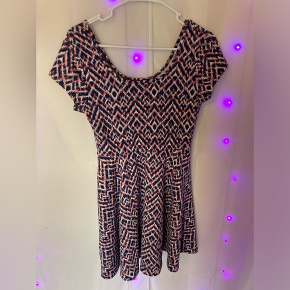 Stretchy dress - Picture 1 of 3